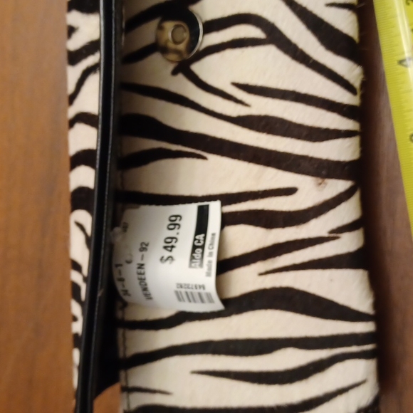 Clutch - Picture 2 of 4